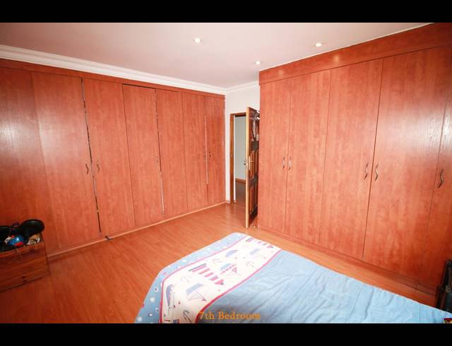 8 BEDROOM FREEHOLD FOR SALE IN RAND COLLIERIES